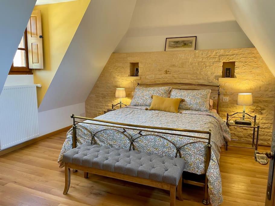 Charming 19Th Century Farmhouse With Pool Витрак Екстериор снимка