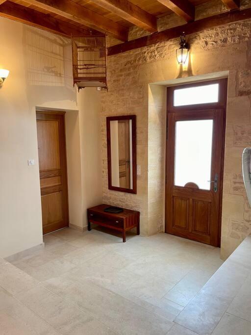 Charming 19Th Century Farmhouse With Pool Витрак Екстериор снимка