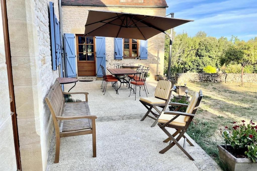 Charming 19Th Century Farmhouse With Pool Витрак Екстериор снимка