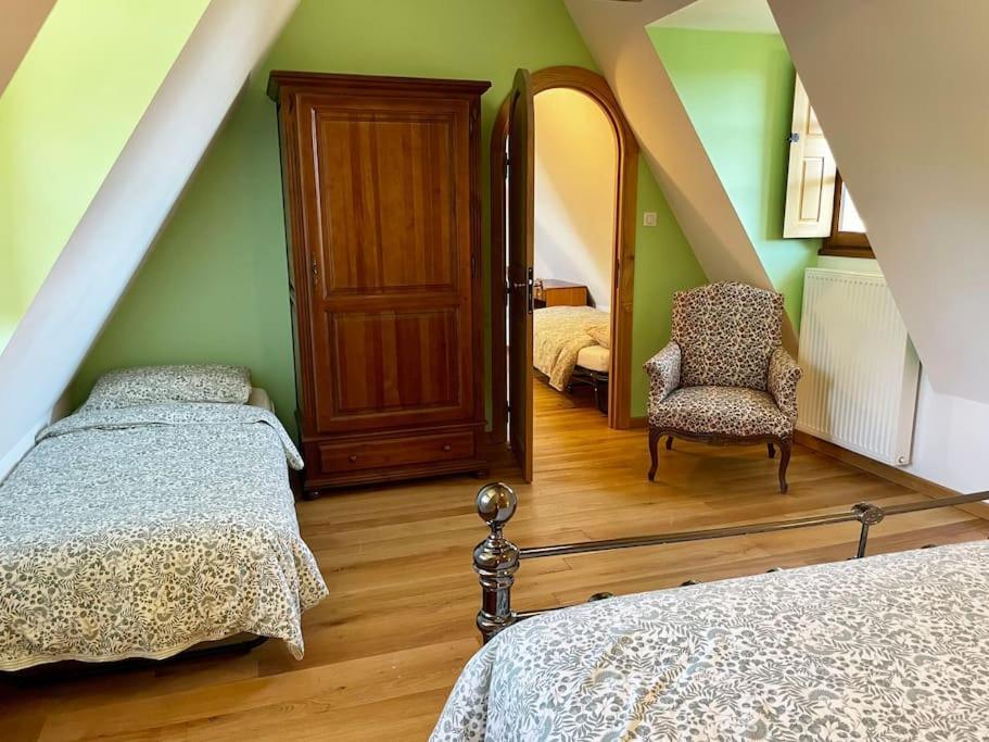 Charming 19Th Century Farmhouse With Pool Витрак Екстериор снимка