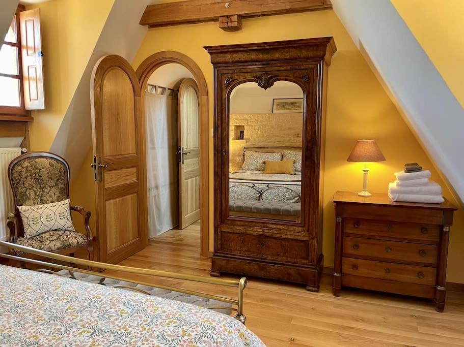 Charming 19Th Century Farmhouse With Pool Витрак Екстериор снимка