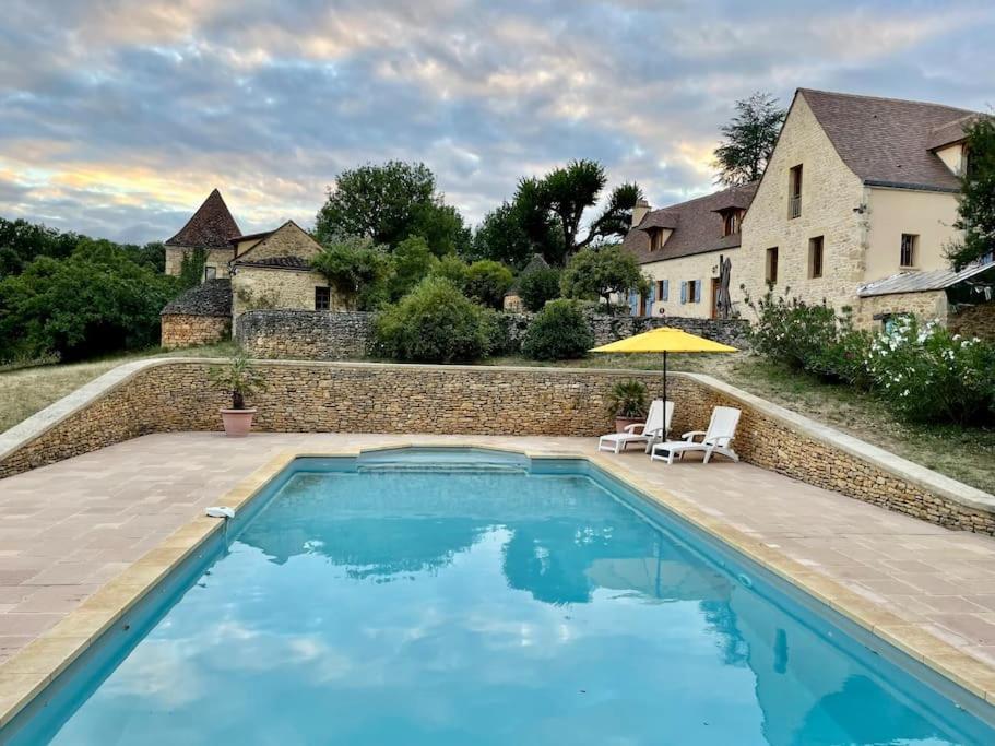 Charming 19Th Century Farmhouse With Pool Витрак Екстериор снимка